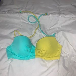 Victoria’s Secret 32B top